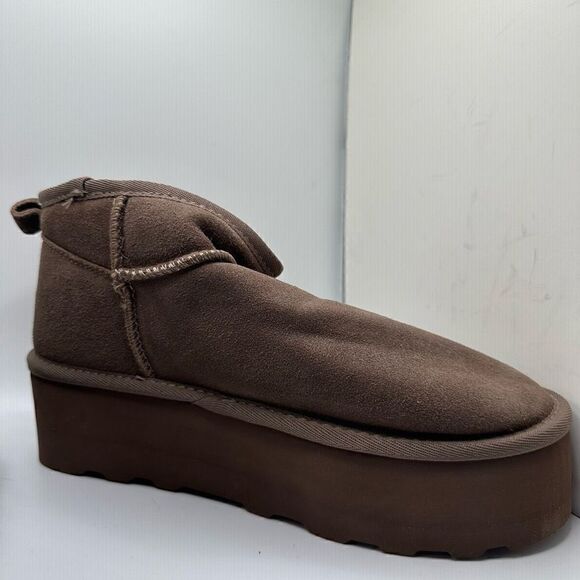 CUSHIONAIRE Women's Genuine Suede pull platform boot +Memory Foam 8 TAUPE - Picture 6 of 7